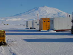 Mt Erebus seen from the Willy Field airport (click to enlarge; 1.37 MB)