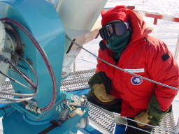 Michael installing the fibres on the GTOWER (click to enlarge; 1.41 MB)